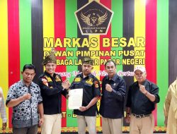 Datuk Maipuzar Terima Mandat Pembentukan DPW LLPN Provinsi Riau