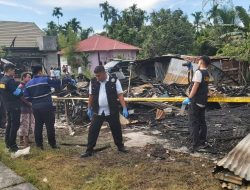 Selidiki Kebakaran di Kampung Pinang Sebatang Timur yang Tewaskan Kakak Beradik, Tim Labfor Polda Riau Diturunkan